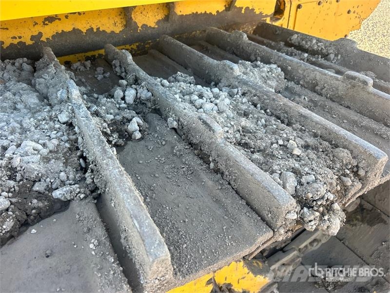 Komatsu D85PX-18 Crawler Dozer بلدوزرات مجنزرة