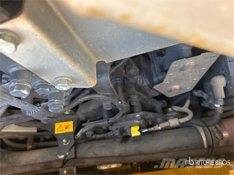 Komatsu D85PX-18 Crawler Dozer 크롤러 도저