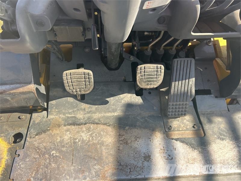 Komatsu FG45T-8 Pneumatic Tire Forklift (Inoperable) Autres Chariots élévateurs
