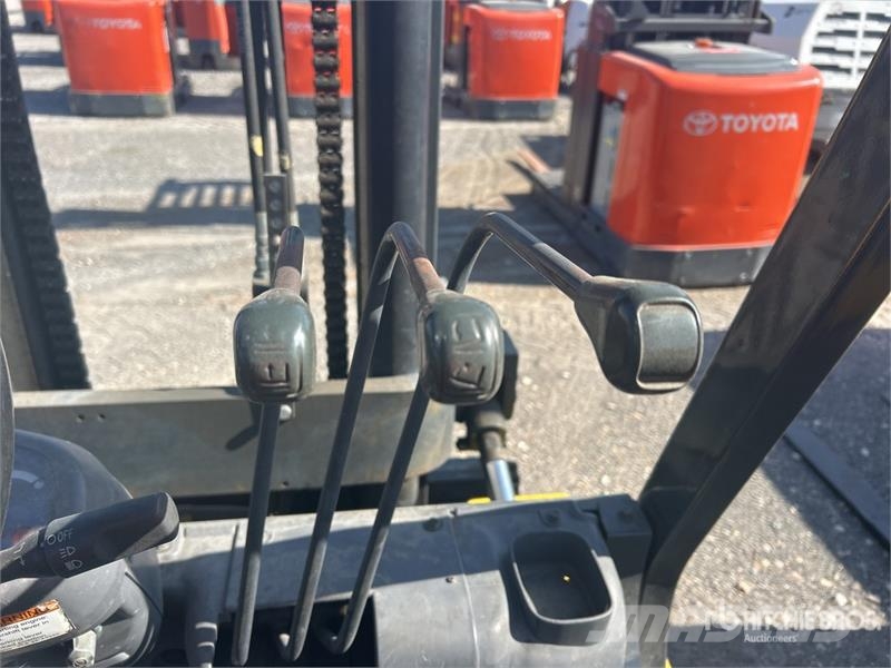 Komatsu FG45T-8 Pneumatic Tire Forklift (Inoperable) Autres Chariots élévateurs