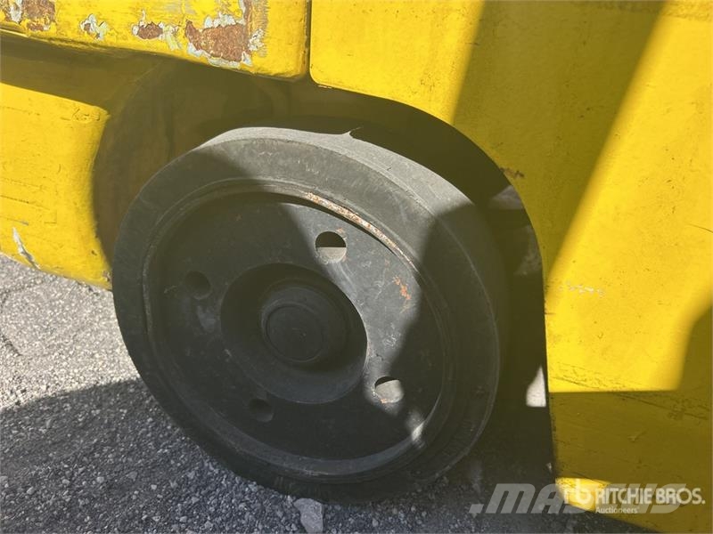 Komatsu FG45T-8 Pneumatic Tire Forklift (Inoperable) Autres Chariots élévateurs