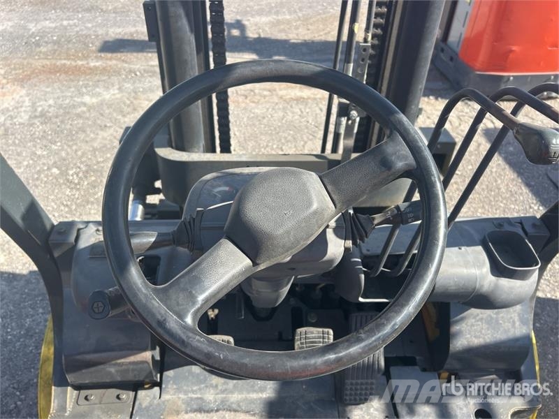 Komatsu FG45T-8 Pneumatic Tire Forklift (Inoperable) Autres Chariots élévateurs