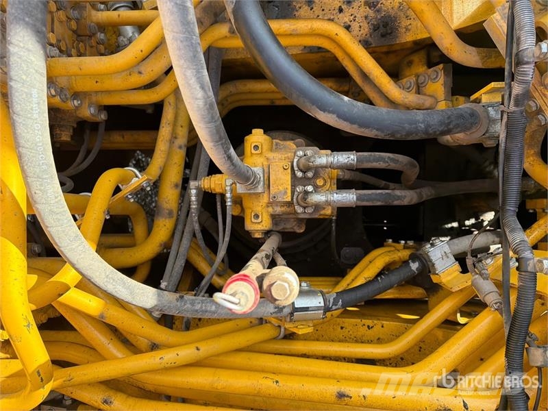 Komatsu PC1250-11 Tracked Excavator Roomikekskavaatorid