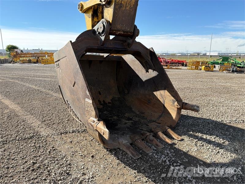 Komatsu PC1250-11 Tracked Excavator Roomikekskavaatorid