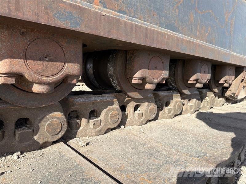 Komatsu PC1250-11 Tracked Excavator Roomikekskavaatorid