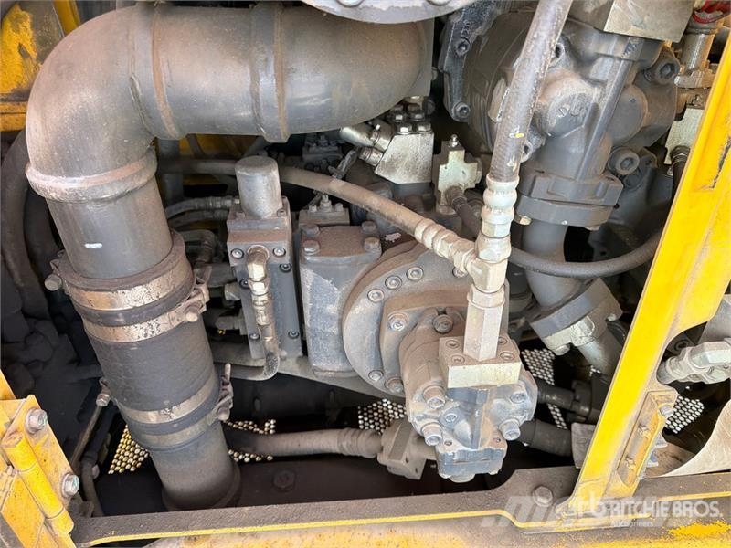 Komatsu PC1250-11 Tracked Excavator Roomikekskavaatorid