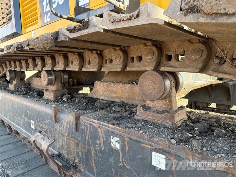 Komatsu PC1250-11 Tracked Excavator Roomikekskavaatorid