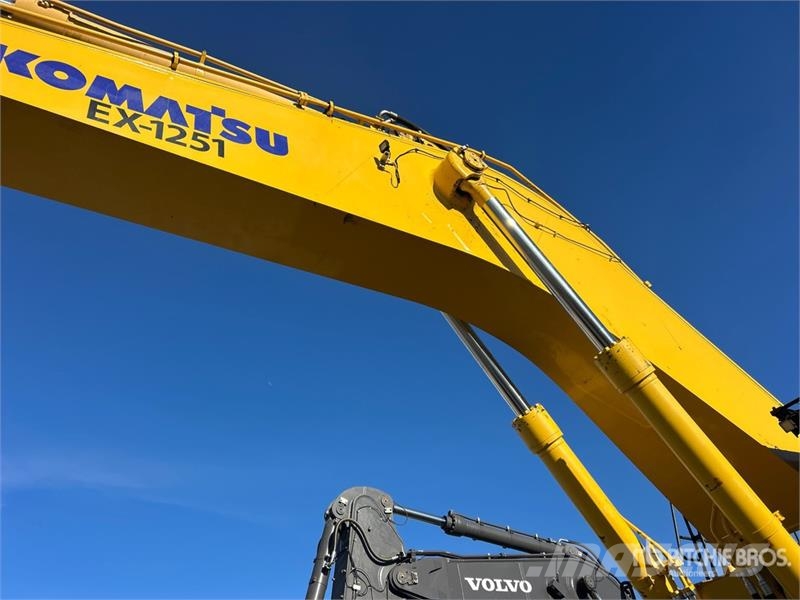 Komatsu PC1250LC-11 VG Tracked Excavator Paletli ekskavatörler