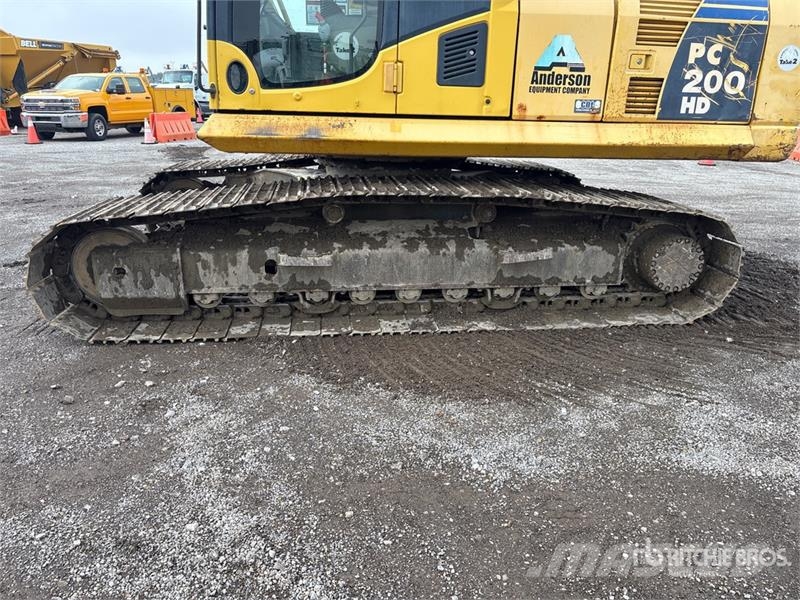 Komatsu PC200-8 Raupenbagger