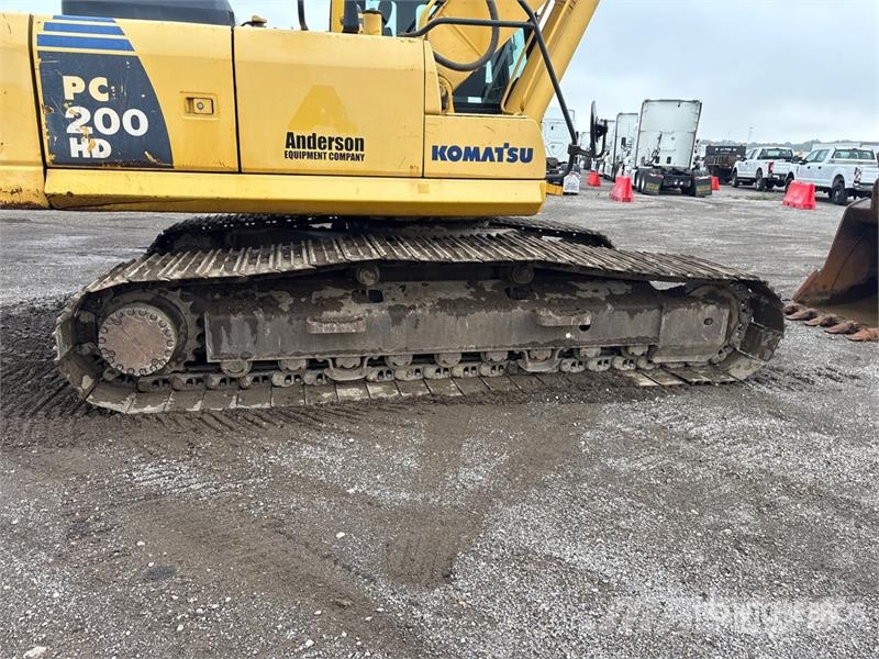 Komatsu PC200-8 Raupenbagger