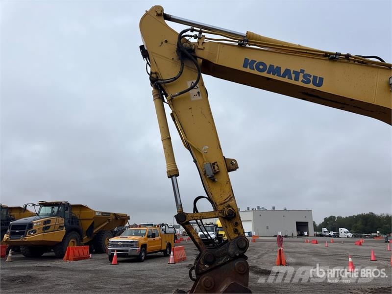 Komatsu PC200-8 Raupenbagger