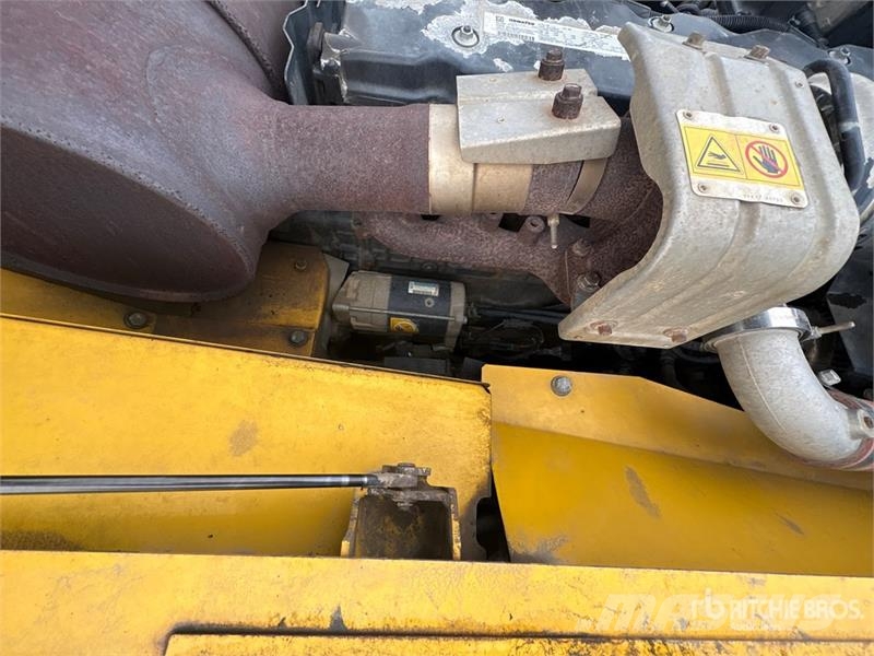 Komatsu PC200-8 Raupenbagger