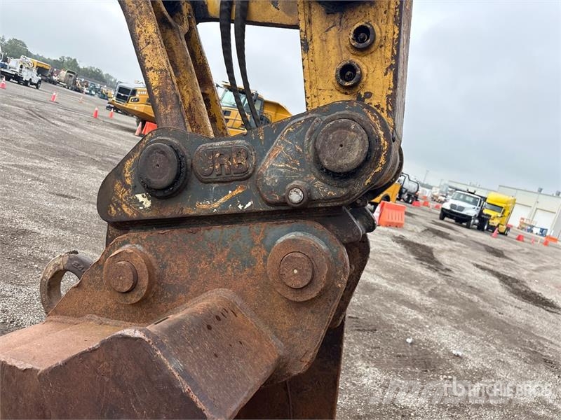 Komatsu PC200-8 Raupenbagger