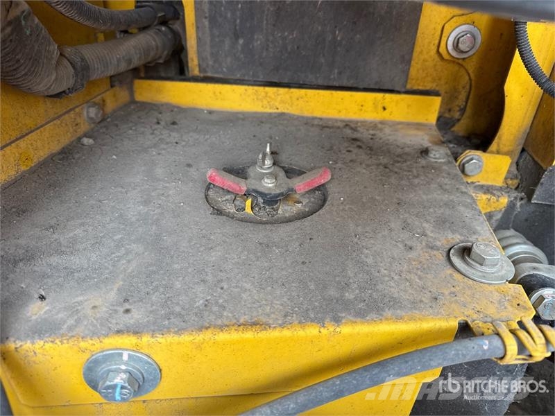 Komatsu PC210LC-11 Tracked Excavator Crawler excavators