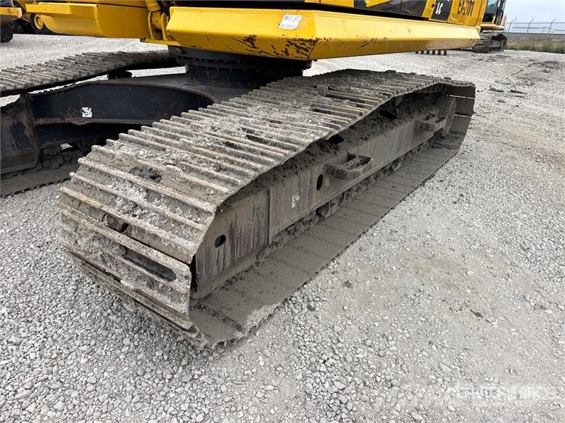 Komatsu PC210LC-11 Tracked Excavator Crawler excavators