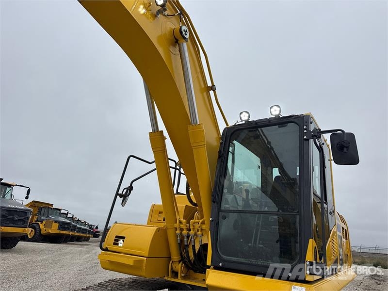 Komatsu PC210LC-11 Tracked Excavator Crawler excavators