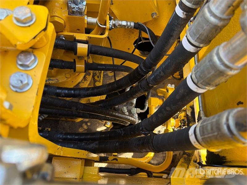 Komatsu PC240LC-11 Tracked Excavator Lánctalpas kotrók