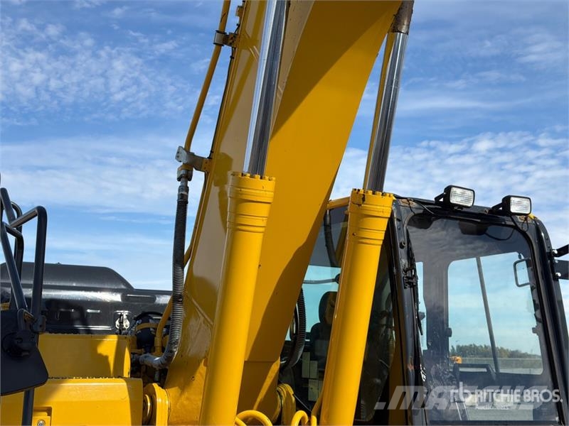 Komatsu PC240LC-11 Tracked Excavator Lánctalpas kotrók
