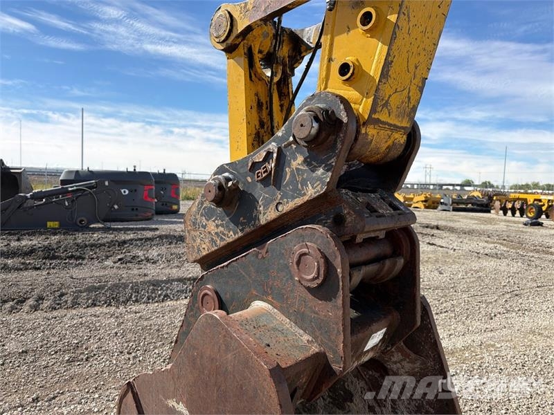 Komatsu PC240LC-11 Tracked Excavator Lánctalpas kotrók