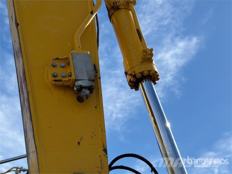 Komatsu PC240LC-11 Tracked Excavator Lánctalpas kotrók