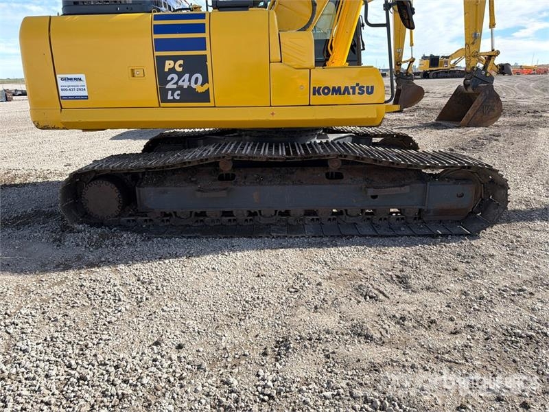 Komatsu PC240LC-11 Tracked Excavator Lánctalpas kotrók