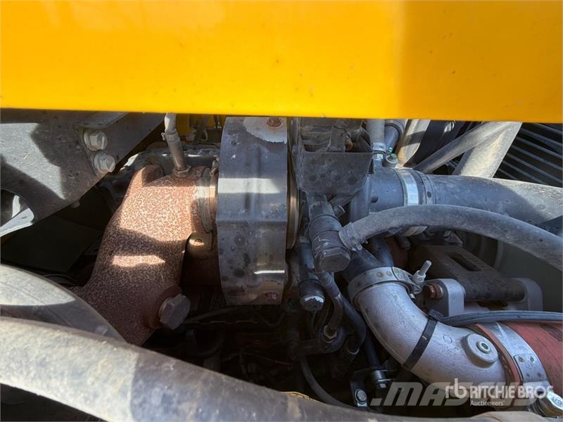 Komatsu PC240LC-11 Tracked Excavator Lánctalpas kotrók