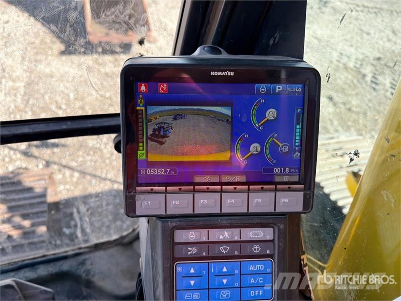 Komatsu PC240LC-11 Tracked Excavator Lánctalpas kotrók