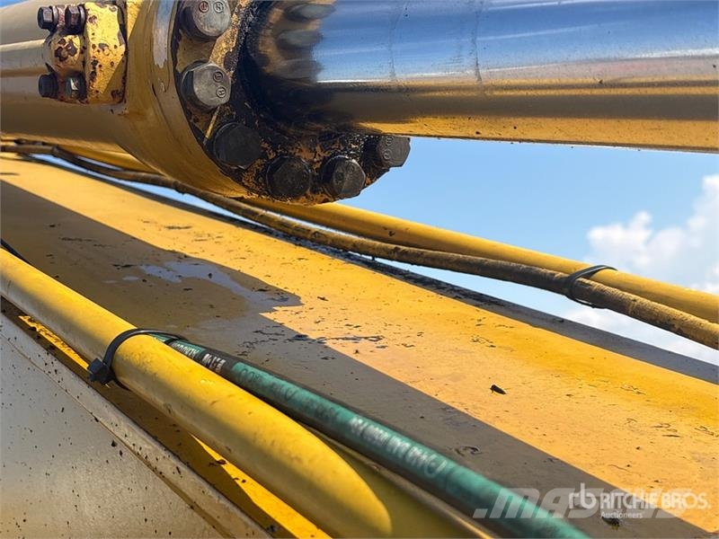 Komatsu PC250LC-6LC Tracked Excavator Bagri goseničarji
