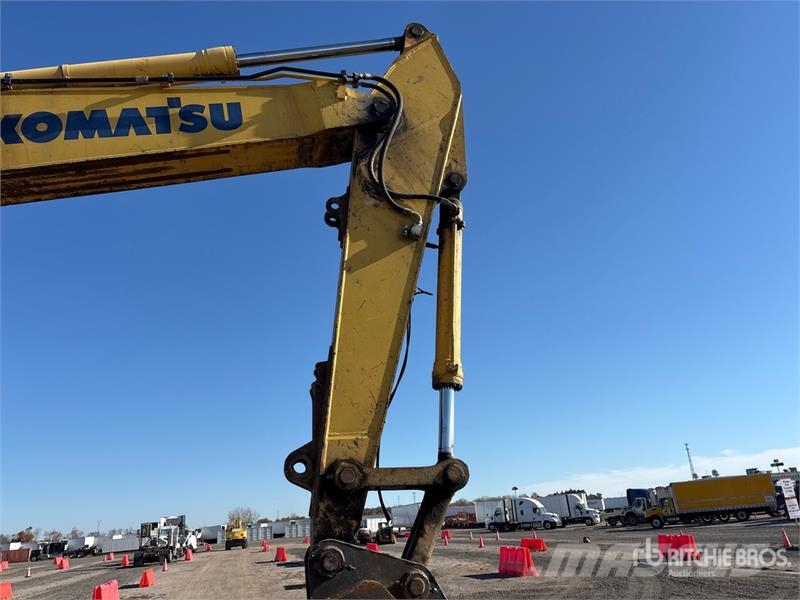 Komatsu PC490LC-10 Tracked Excavator Lánctalpas kotrók