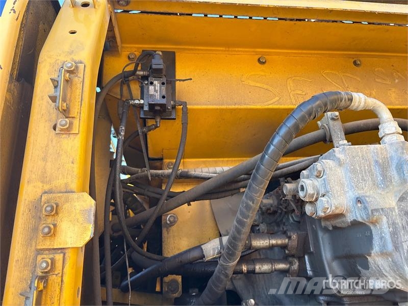 Komatsu PC490LC-10 Tracked Excavator Lánctalpas kotrók