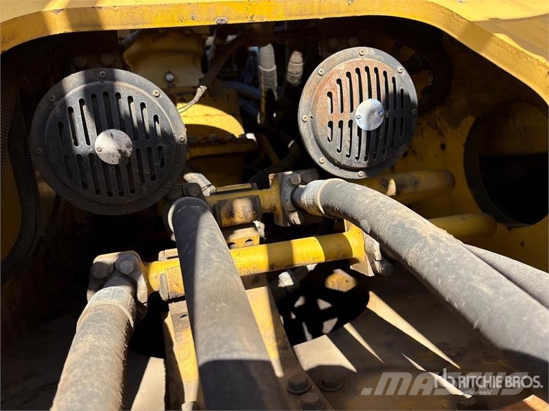 Komatsu PC490LC-10 Tracked Excavator Lánctalpas kotrók