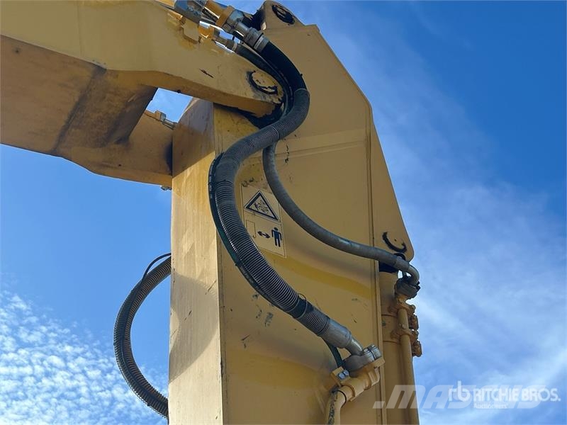 Komatsu PC490LC-11 Pásová rýpadla