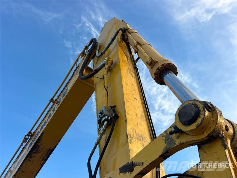 Komatsu PC490LC-11 Excavatoare pe șenile
