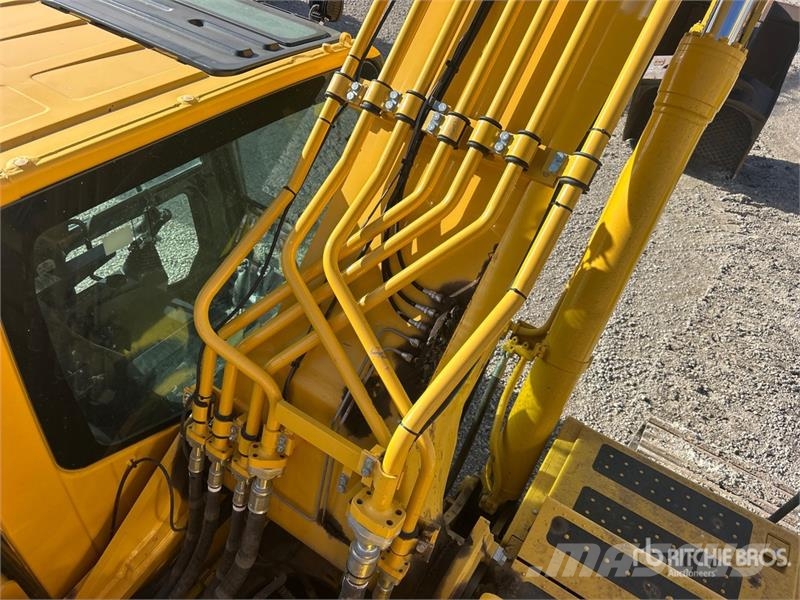 Komatsu PC490LC-11 Pásová rýpadla