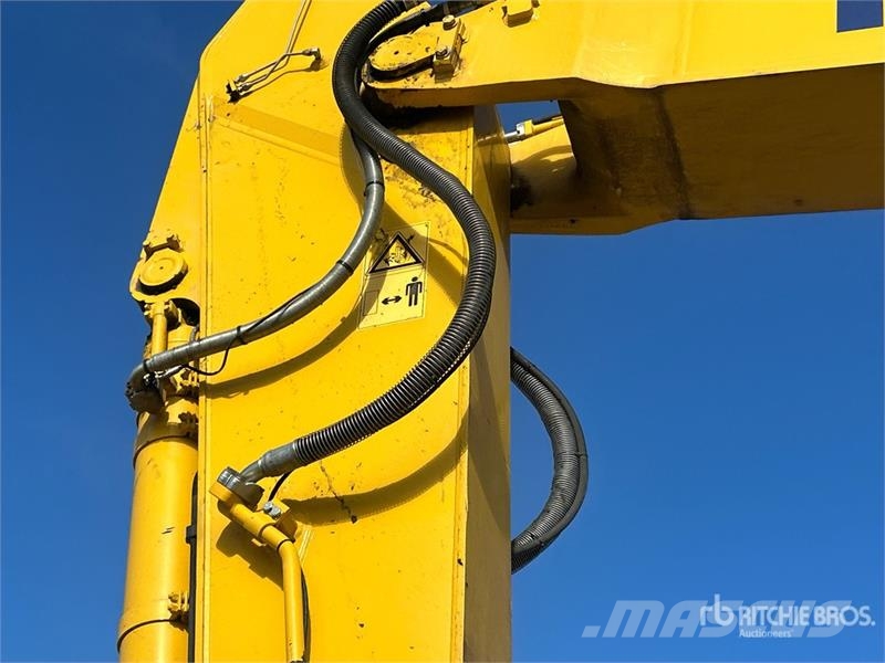 Komatsu PC490LC-11 Pásová rýpadla