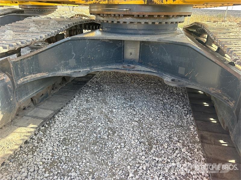 Komatsu PC490LC-11 Pásová rýpadla