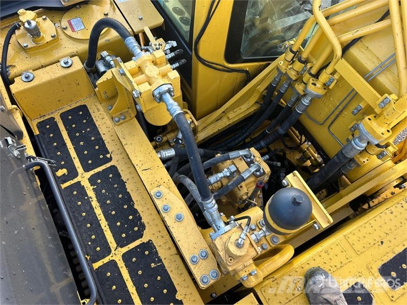 Komatsu PC490LC-11 Excavatoare pe șenile
