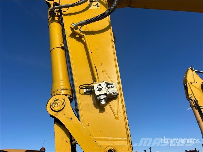 Komatsu PC490LC-11 Pásová rýpadla
