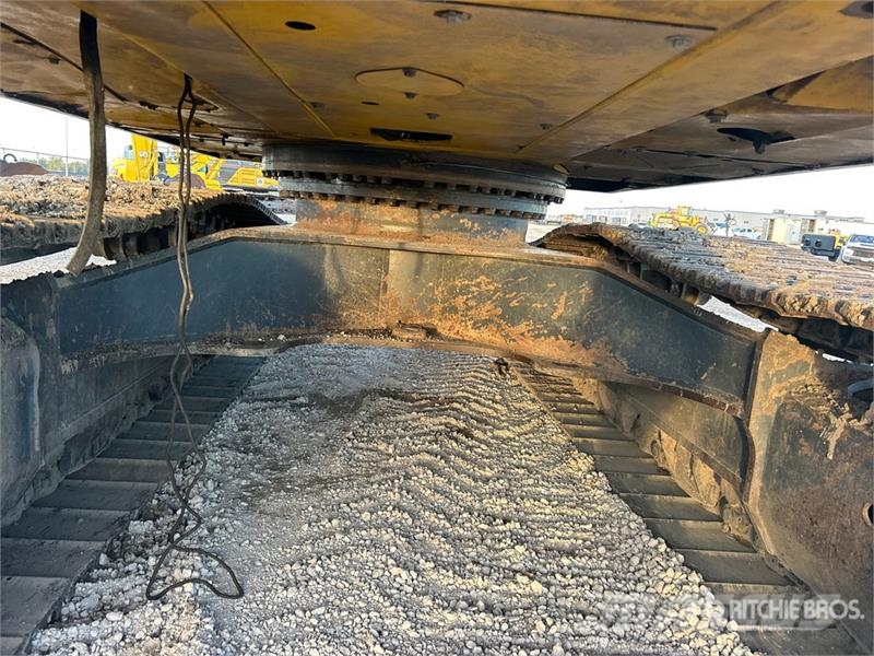 Komatsu PC490LC-11 Excavatoare pe șenile
