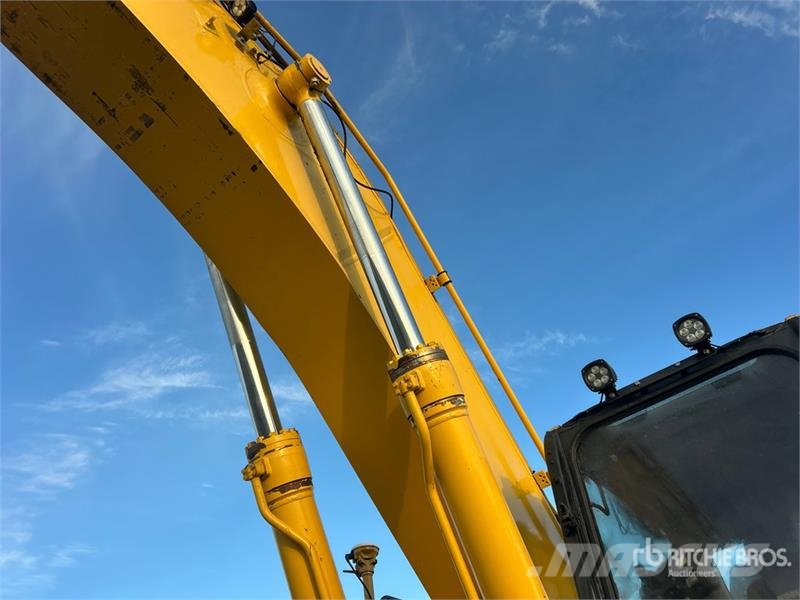 Komatsu PC490LC-11 Excavatoare pe șenile
