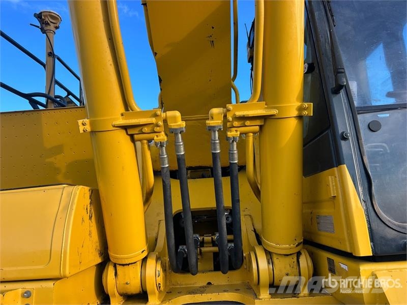 Komatsu PC490LC-11 Excavatoare pe șenile
