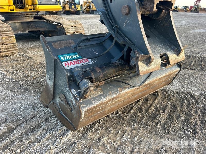 Komatsu PC490LC-11 Excavatoare pe șenile
