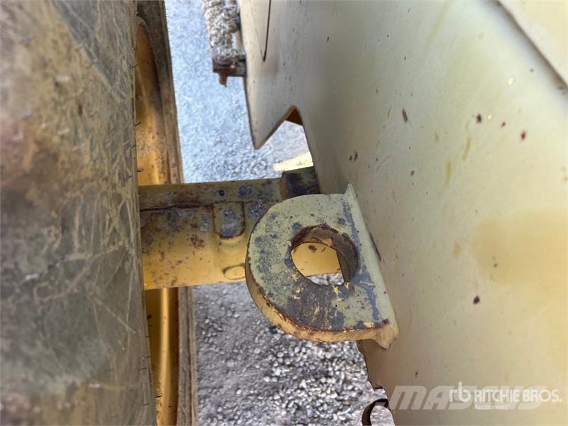 Komatsu WA120-3 휠로우더