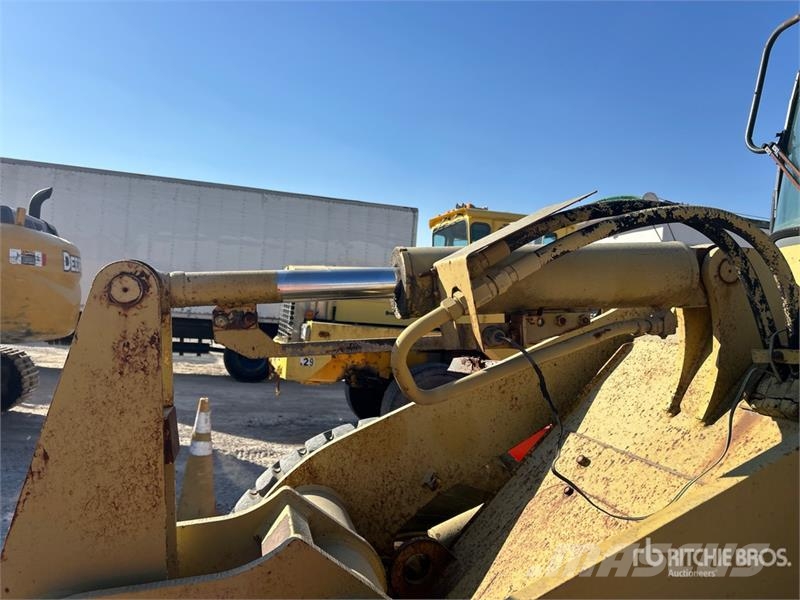 Komatsu WA120-3 휠로우더