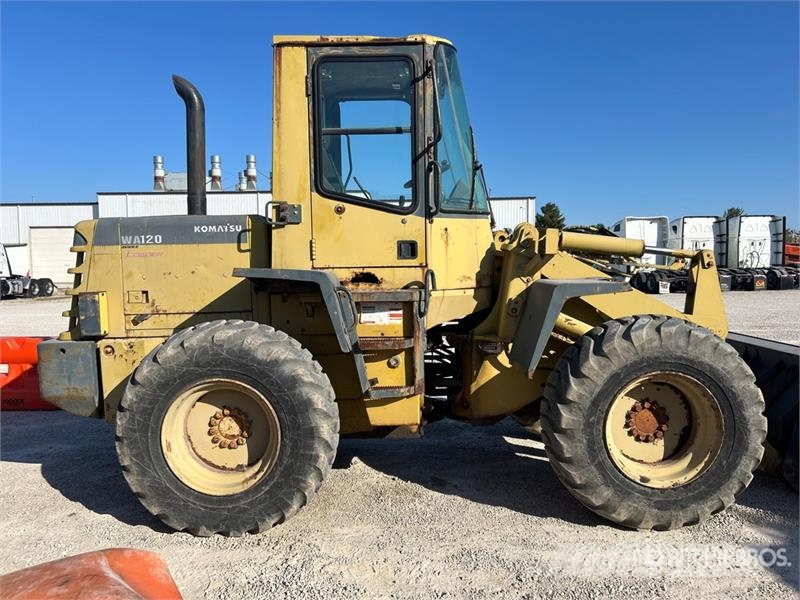 Komatsu WA120-3 휠로우더