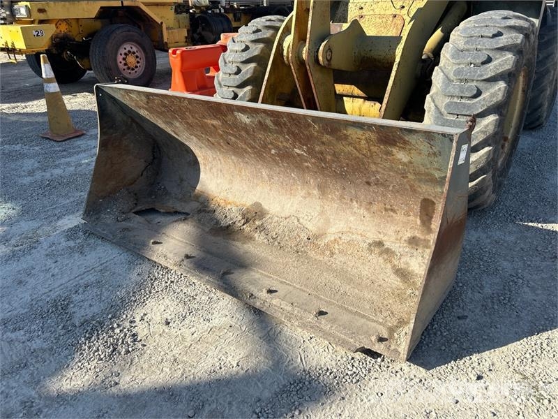 Komatsu WA120-3 휠로우더