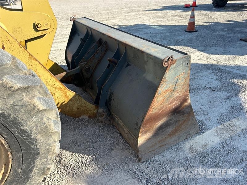 Komatsu WA120-3 휠로우더
