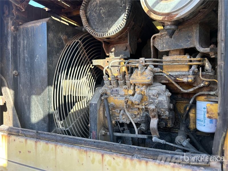 Komatsu WA120-3 휠로우더