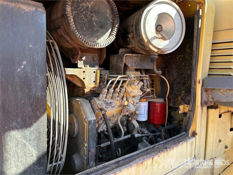 Komatsu WA120-3 휠로우더