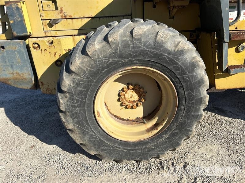 Komatsu WA120-3 휠로우더
